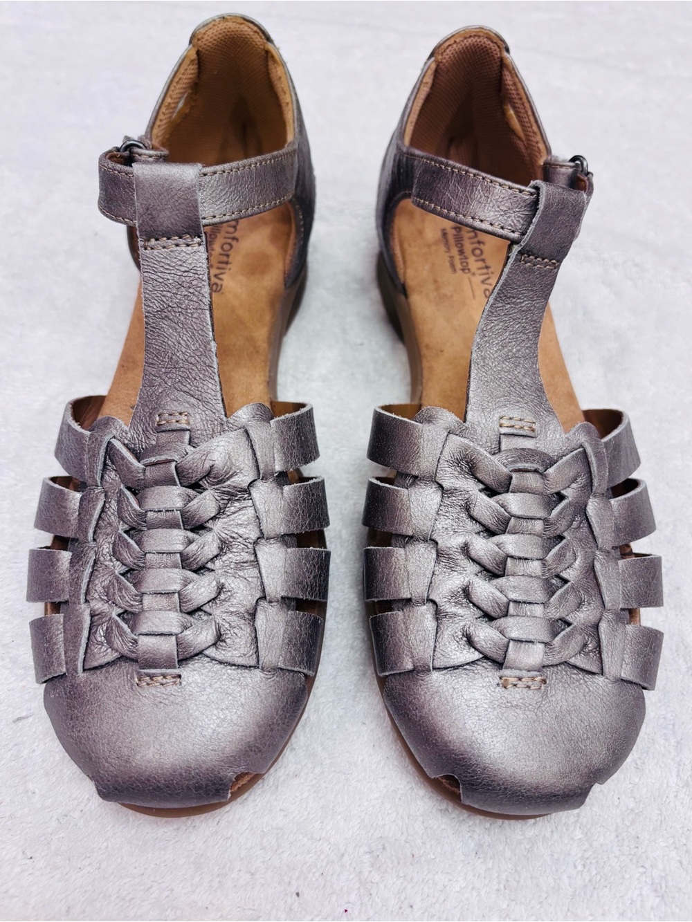 Brand New Roman Leather Sandals by Comfortiva - size 9M - Box 24